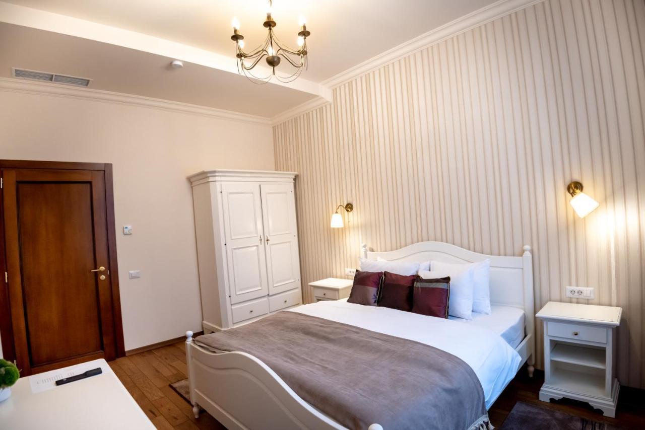 Bed and Breakfast Ana Boutique Алба-Юлия Экстерьер фото