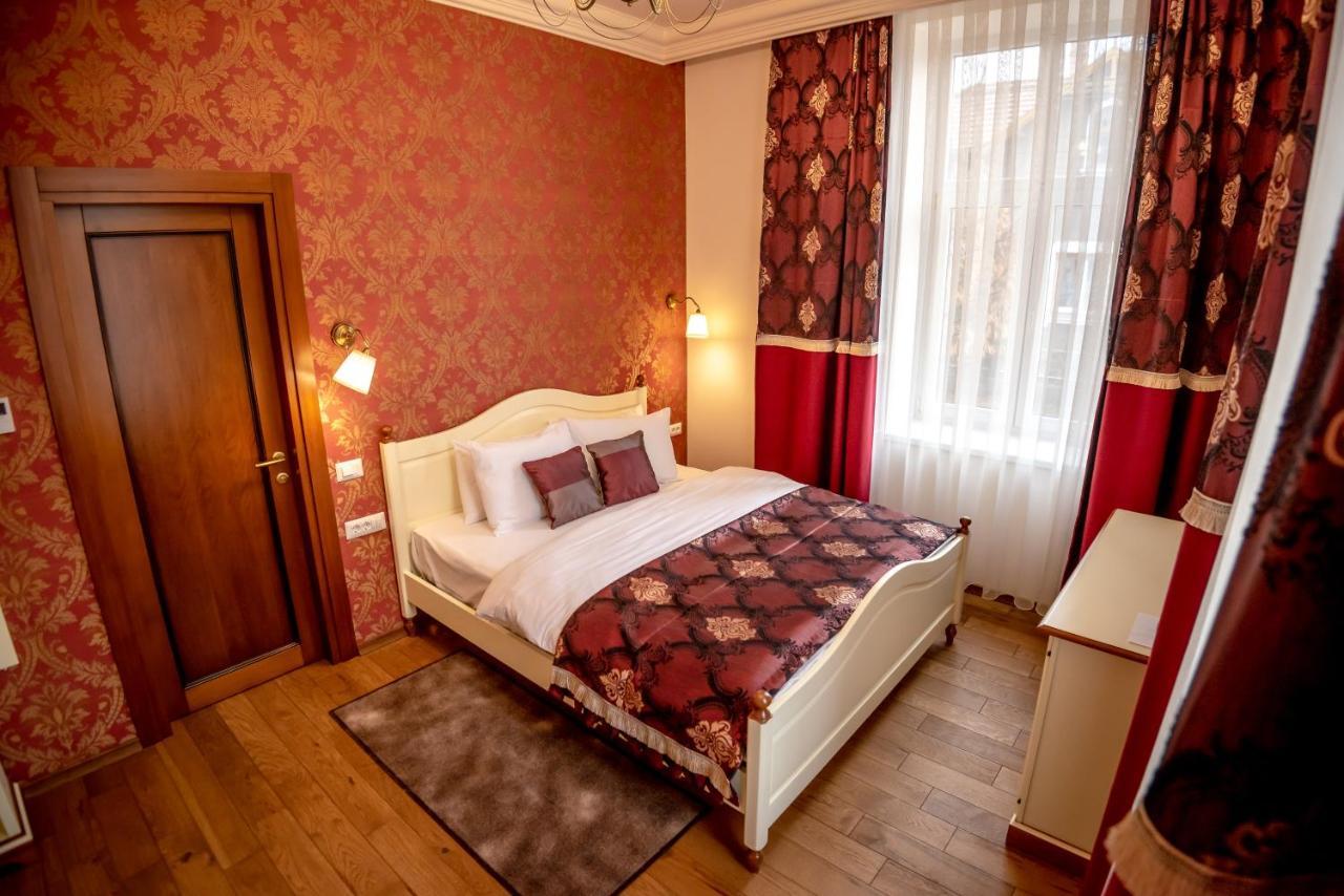 Bed and Breakfast Ana Boutique Алба-Юлия Экстерьер фото