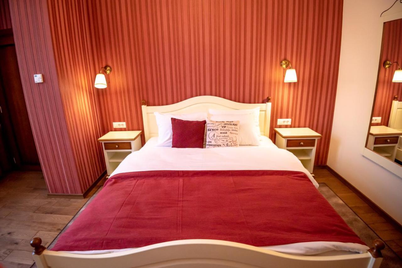 Bed and Breakfast Ana Boutique Алба-Юлия Экстерьер фото