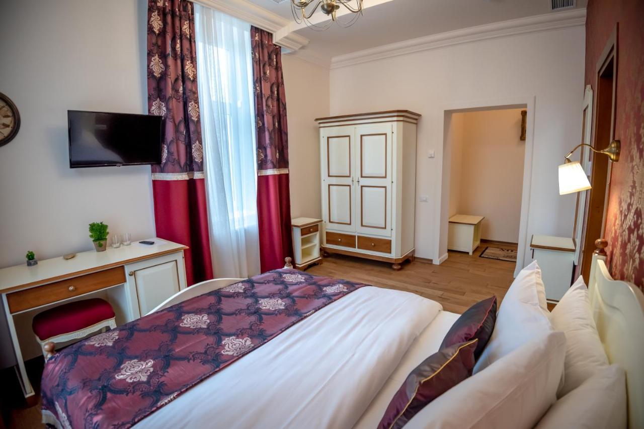 Bed and Breakfast Ana Boutique Алба-Юлия Экстерьер фото