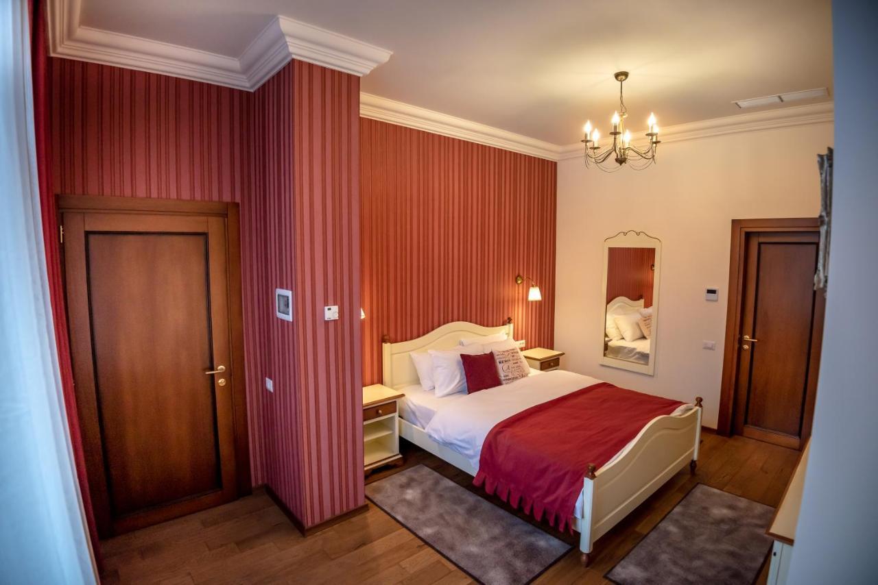 Bed and Breakfast Ana Boutique Алба-Юлия Экстерьер фото