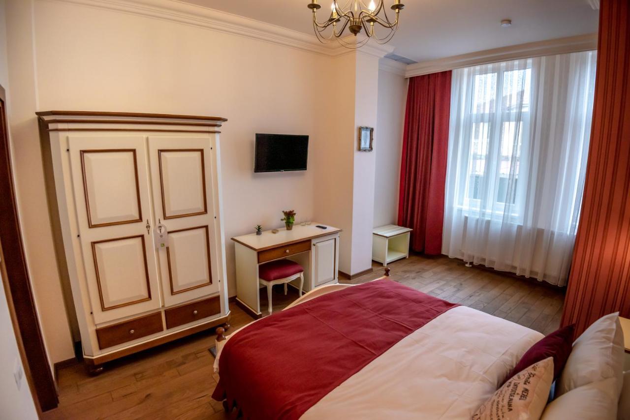 Bed and Breakfast Ana Boutique Алба-Юлия Экстерьер фото