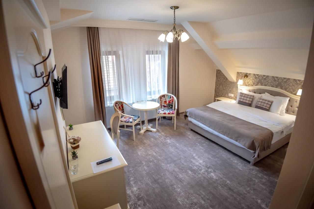 Bed and Breakfast Ana Boutique Алба-Юлия Экстерьер фото