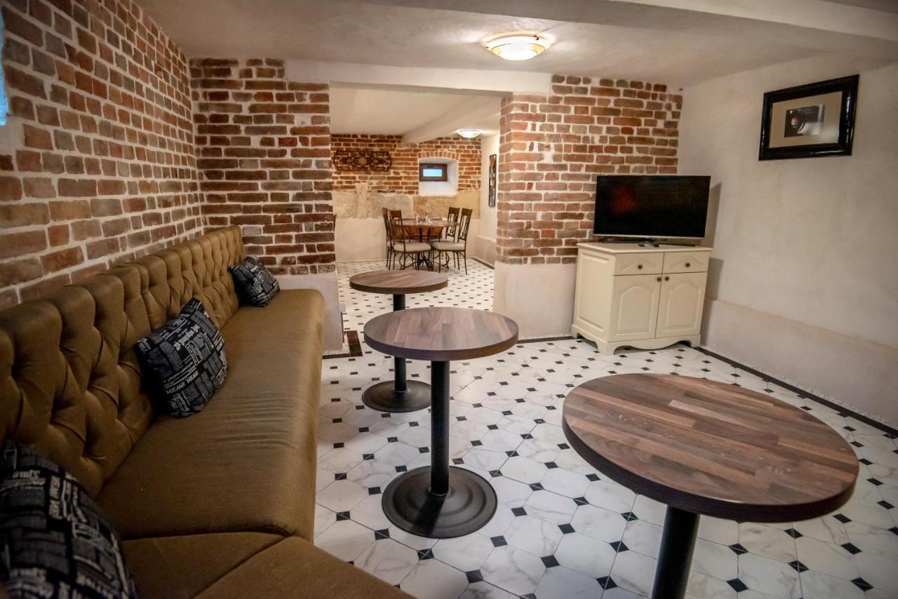 Bed and Breakfast Ana Boutique Алба-Юлия Экстерьер фото