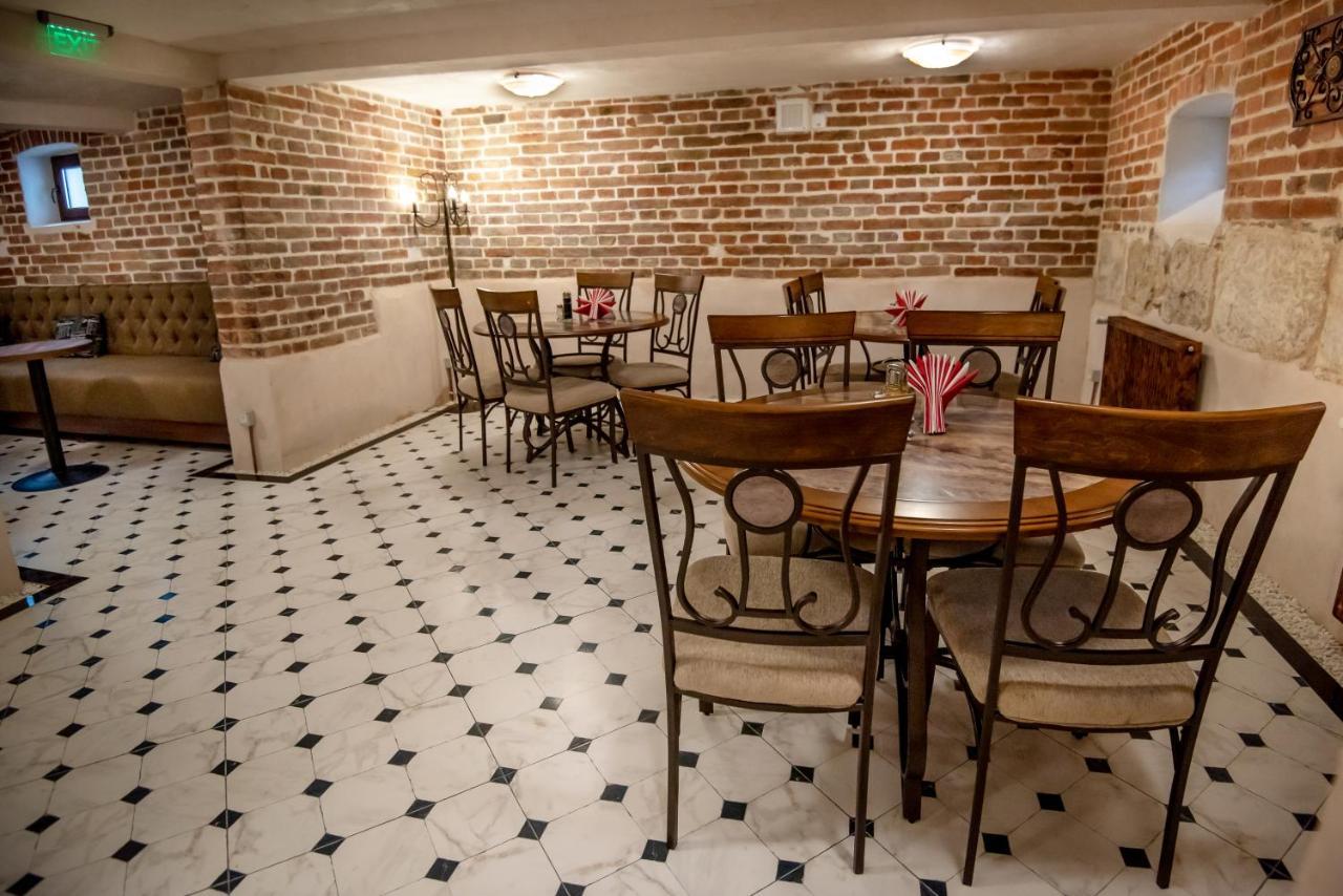 Bed and Breakfast Ana Boutique Алба-Юлия Экстерьер фото
